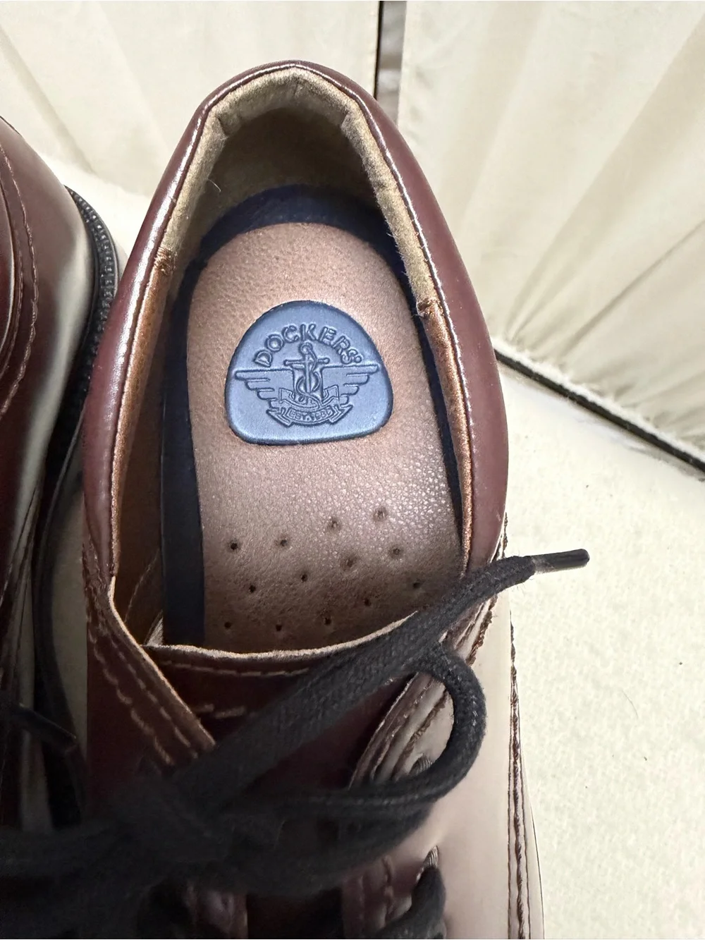 Dockers burgundy leather
